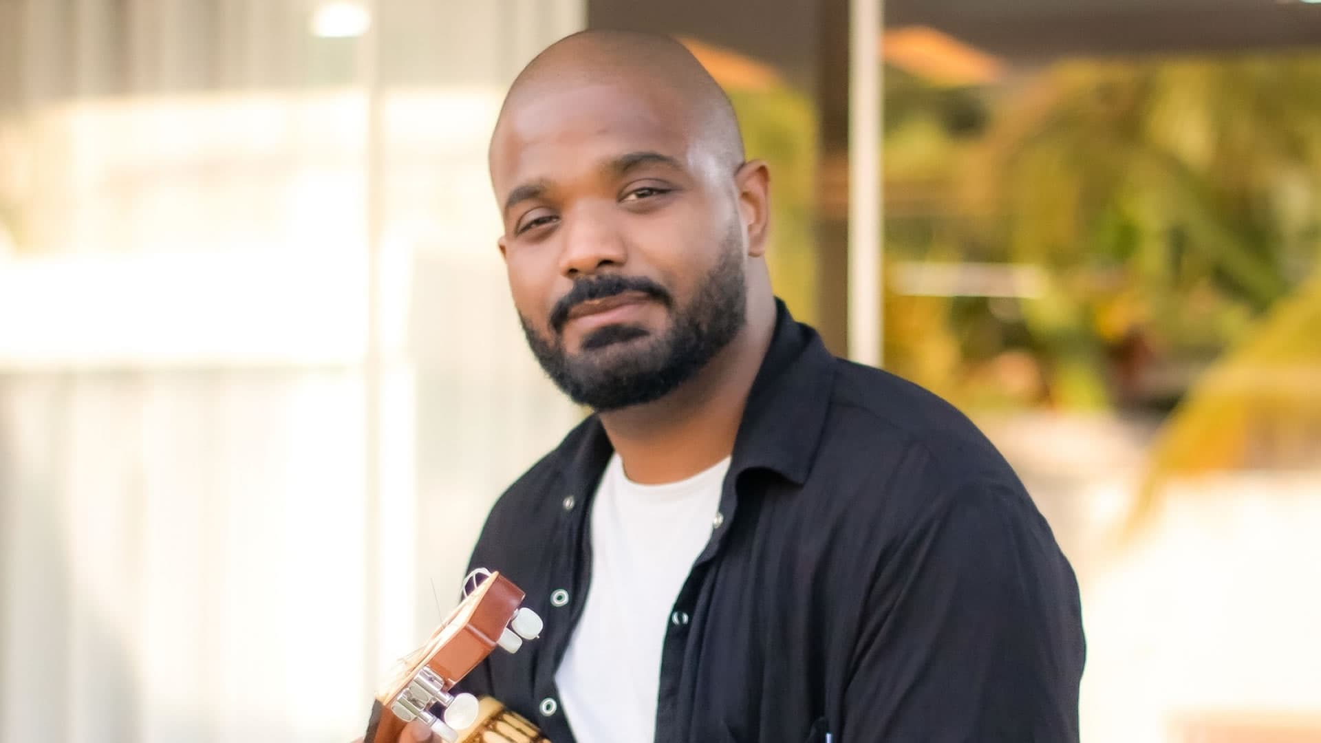 Arlindinho faz show no Centro Histórico de Laguna neste domingo (4)