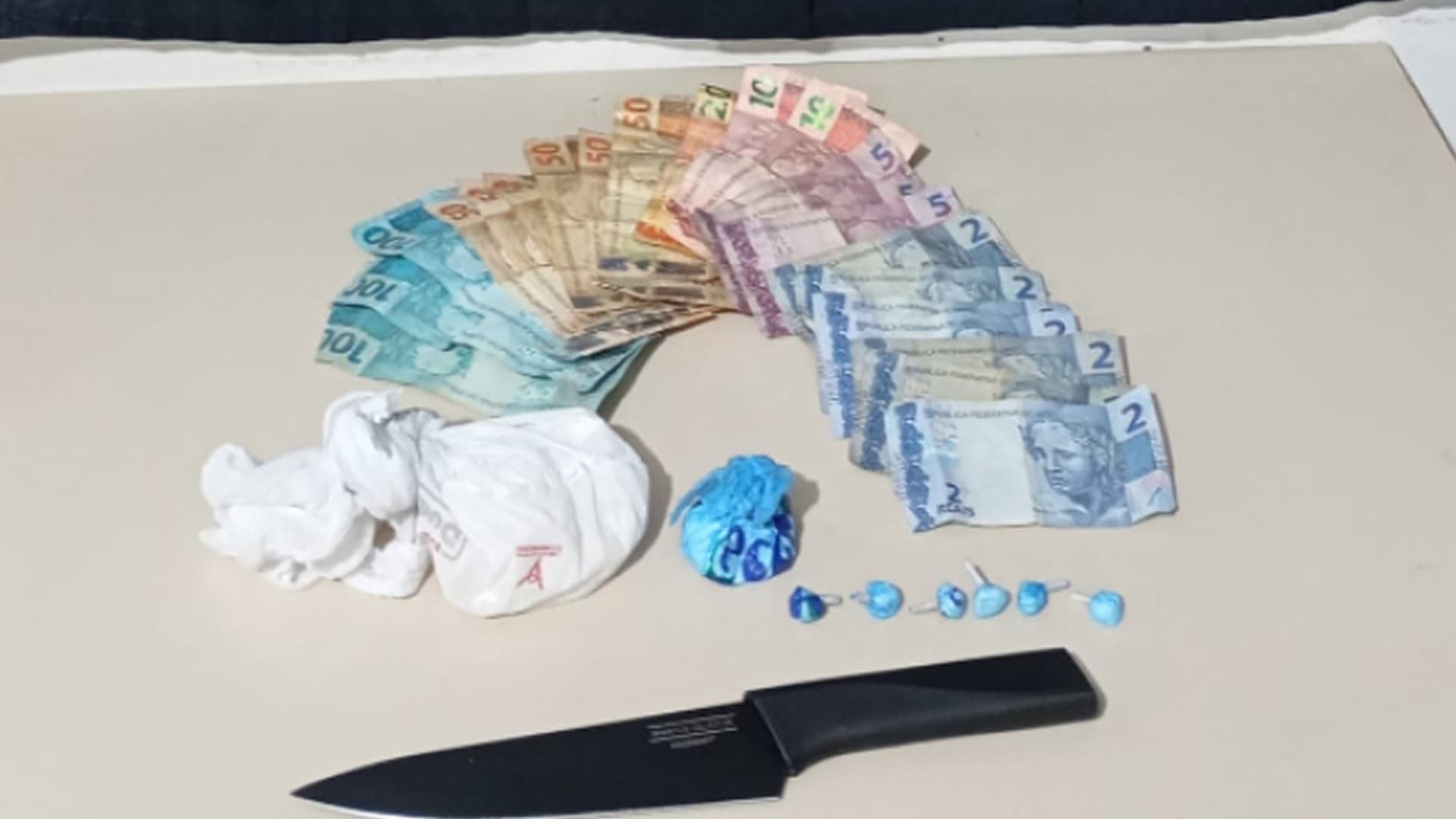 Prisão por tráfico, embriaguez e tentativa de suborno marca ocorrência na divisa entre Gravatal e Armazém