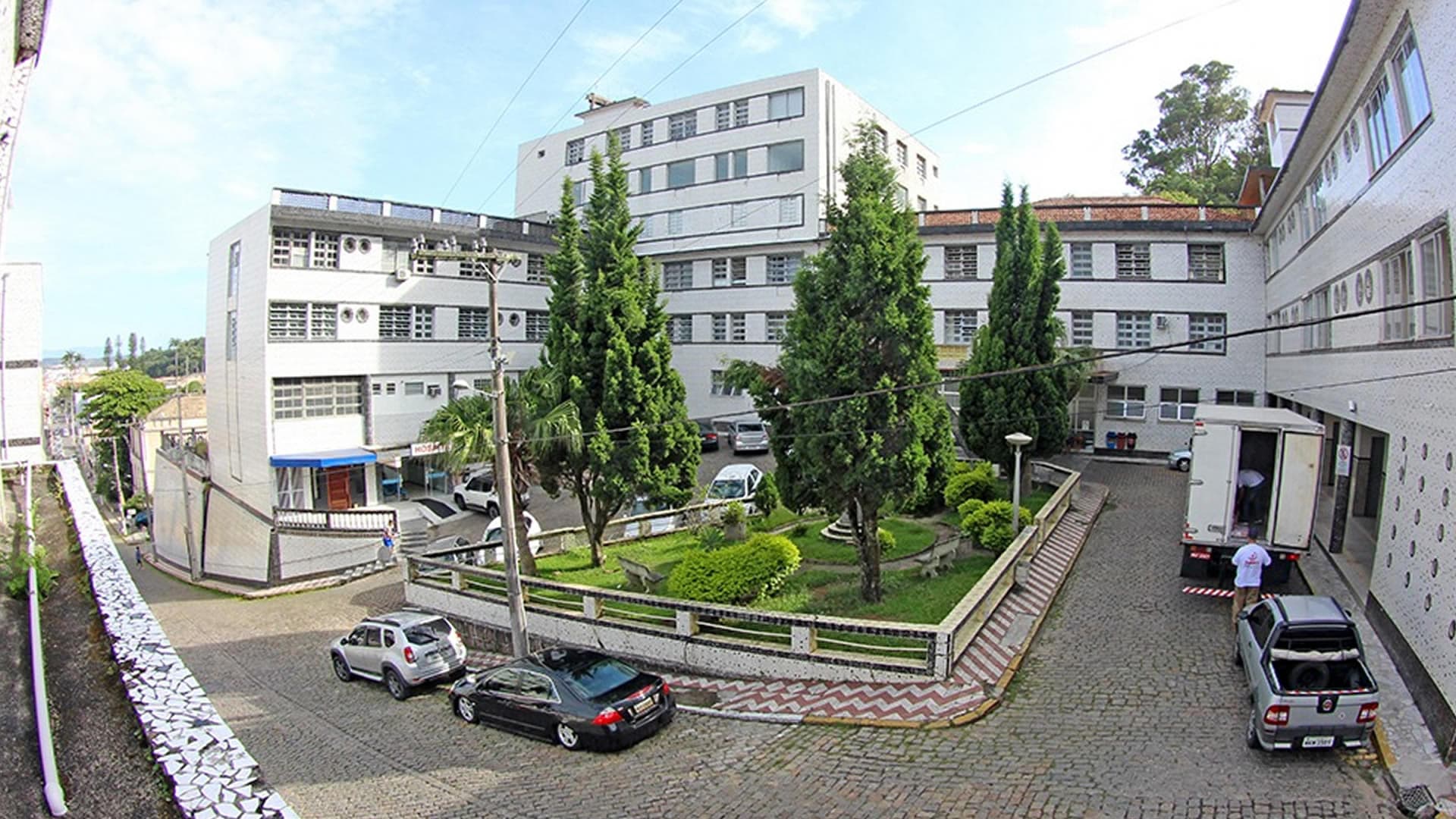 Hospital de Laguna atinge capacidade máxima de internação e orienta busca por UBS