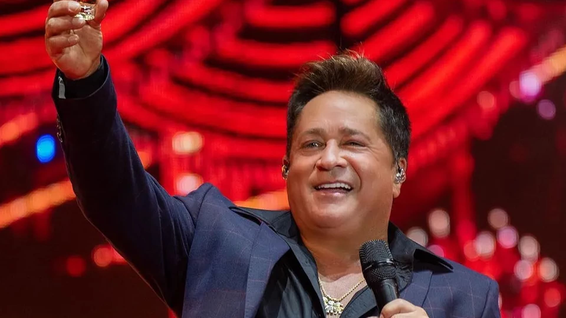 Cantor Leonardo confirma show no Mailing Lagoa em março