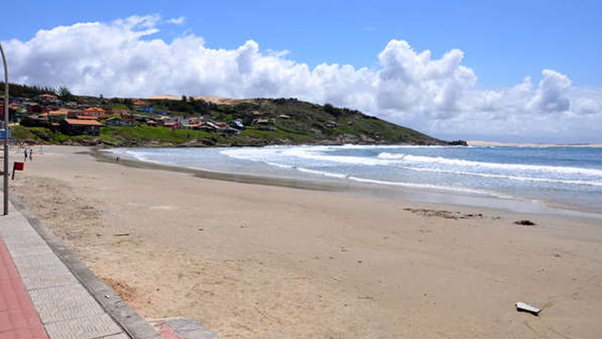 Prainha do Farol e trecho da Praia de Garopaba estão impróprios para banho, aponta relatório