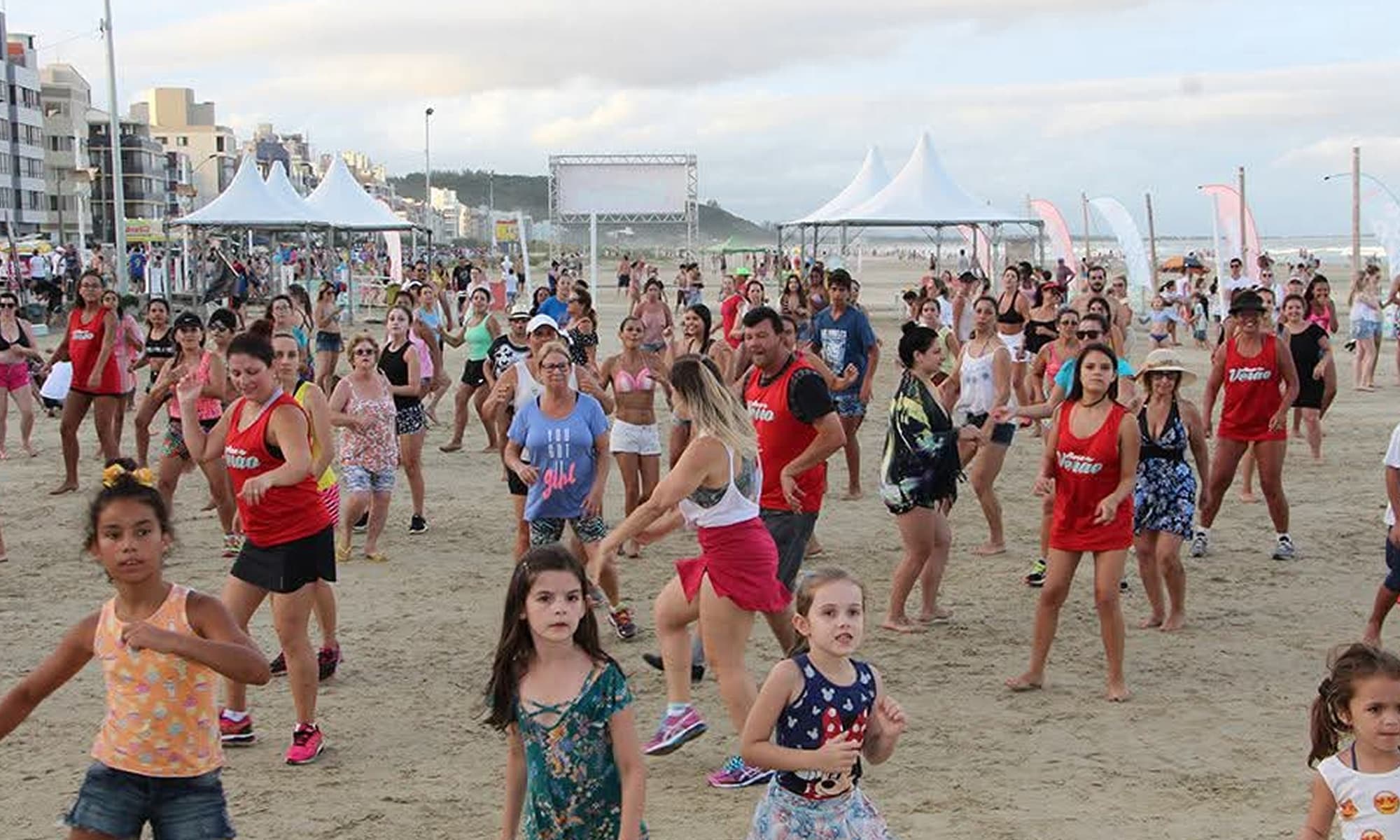 Esportes e lazer movimentam praias de Laguna e Imbituba neste fim de semana
