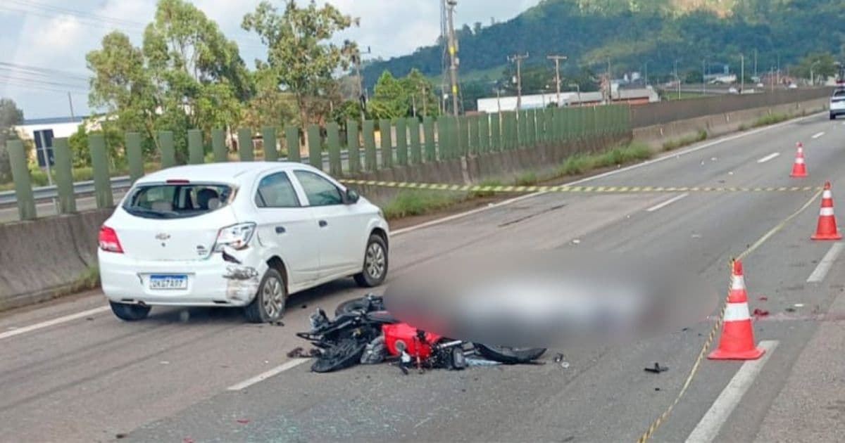 Dois acidentes travam a BR-101 e um motociclista morre no local