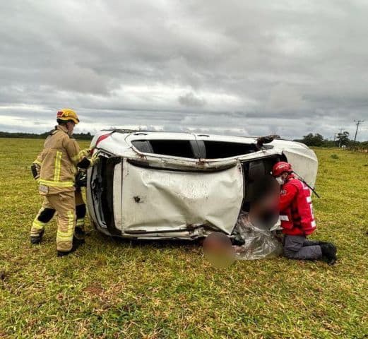 Homem fica ferido após capotamento na SC-100