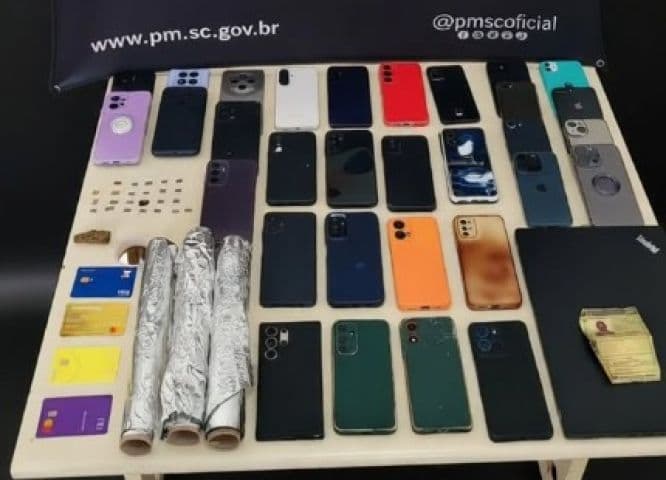 Mais de 30 celulares são recuperados e dois suspeitos são presos após furtos no Carnaval