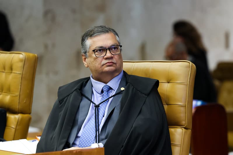 Ministro do STF suspende pagamento de "penduricalhos" no serviço público em todo o país