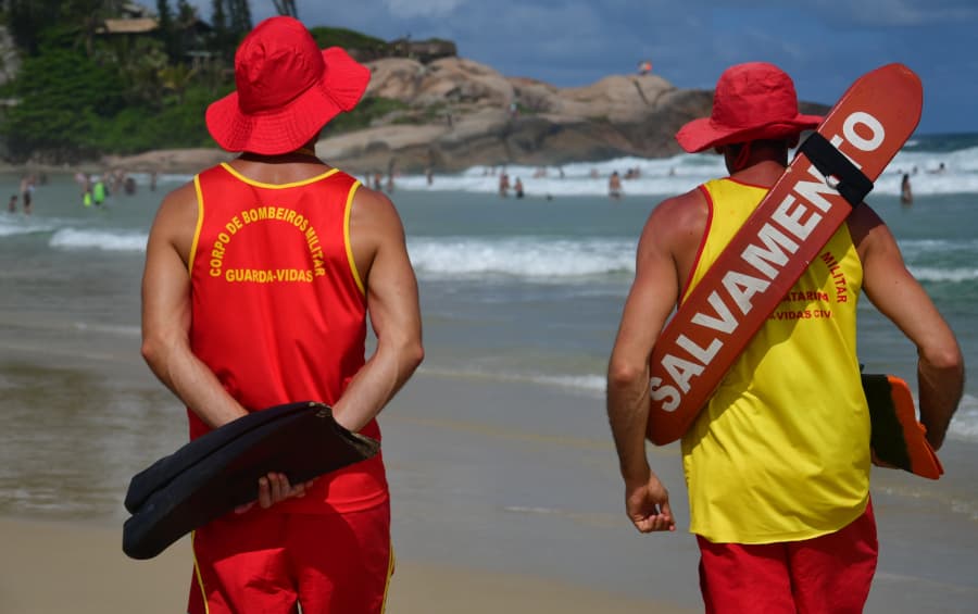 Bombeiros alertam para perigos no mar e rios durante o Carnaval