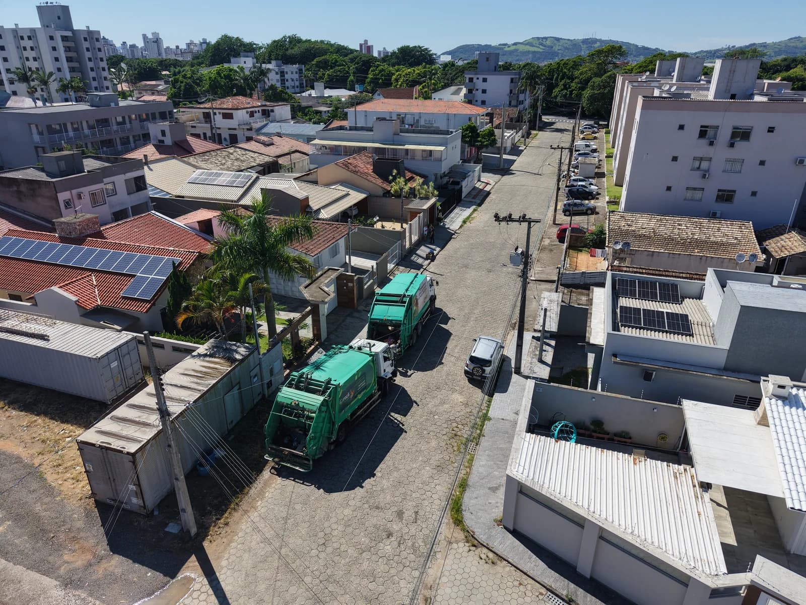 Força-tarefa recolhe 270 toneladas de lixo e normaliza coleta