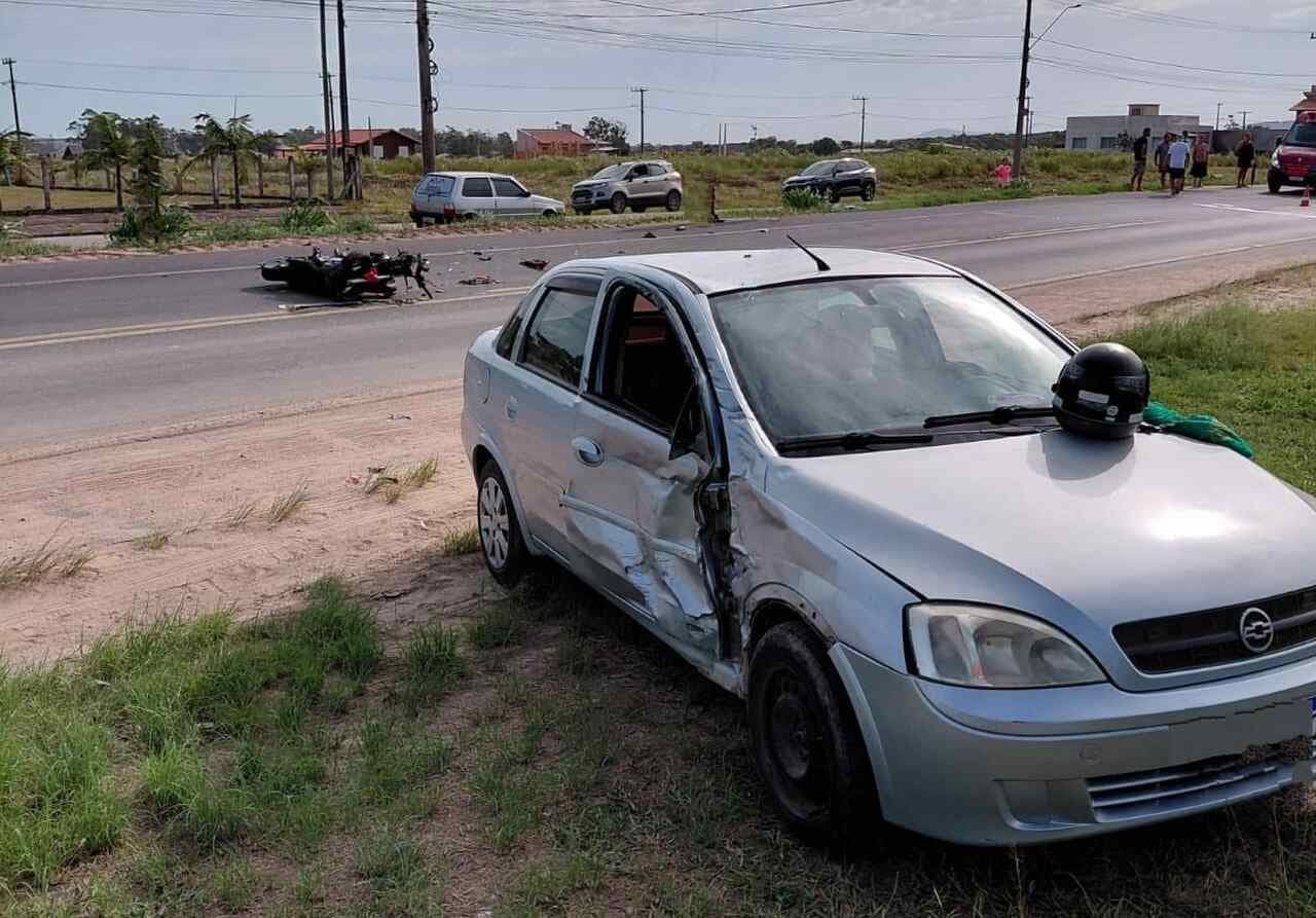 Motociclista morre após colisão com carro em Jaguaruna