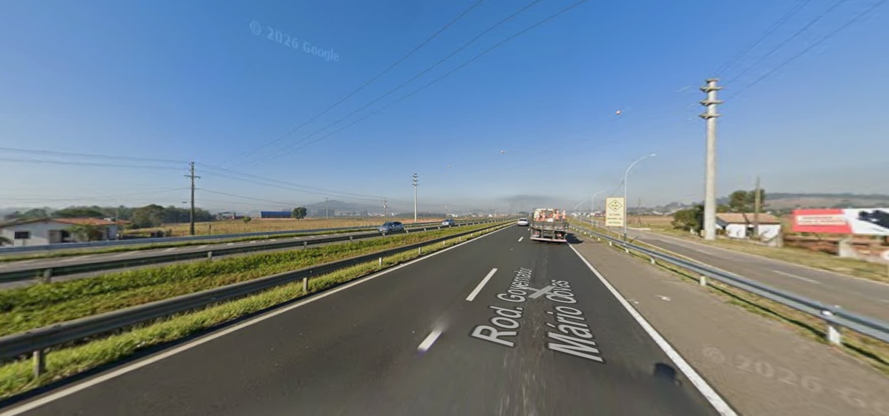 Homem de 41 anos morre atropelado por carreta na BR-101