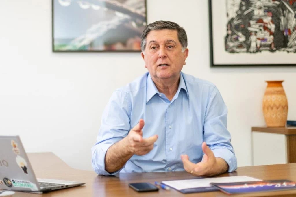 Topázio Neto não espera expulsão e anuncia saída do PSD