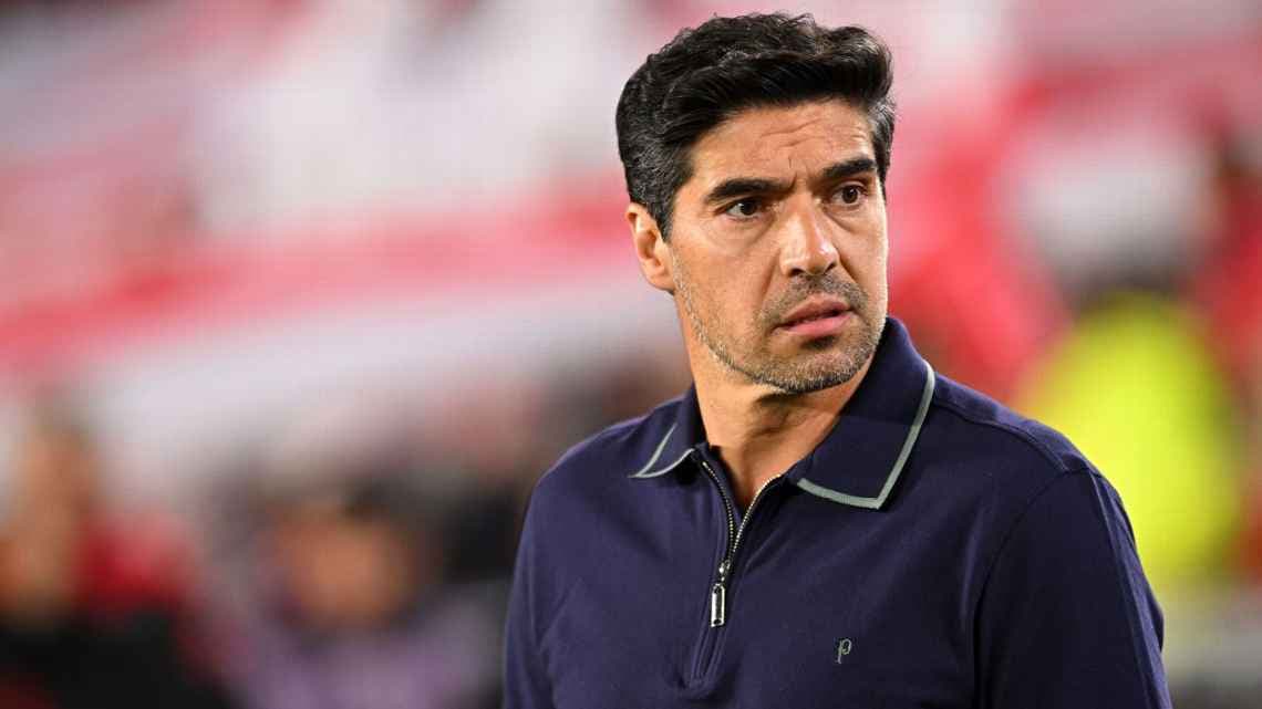 Abel chega a 2 mil dias e faz história no Palmeiras