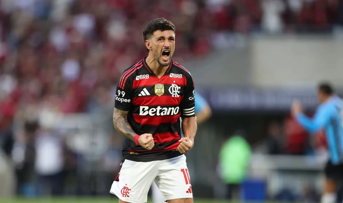 Arrascaeta vai passar por cirurgia e vira baixa no Flamengo