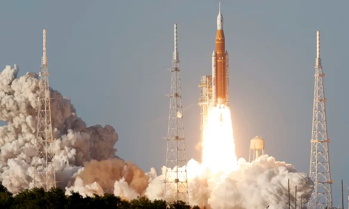 Nasa envia quatro astronautas à lua em missão histórica após mais de 50 anos