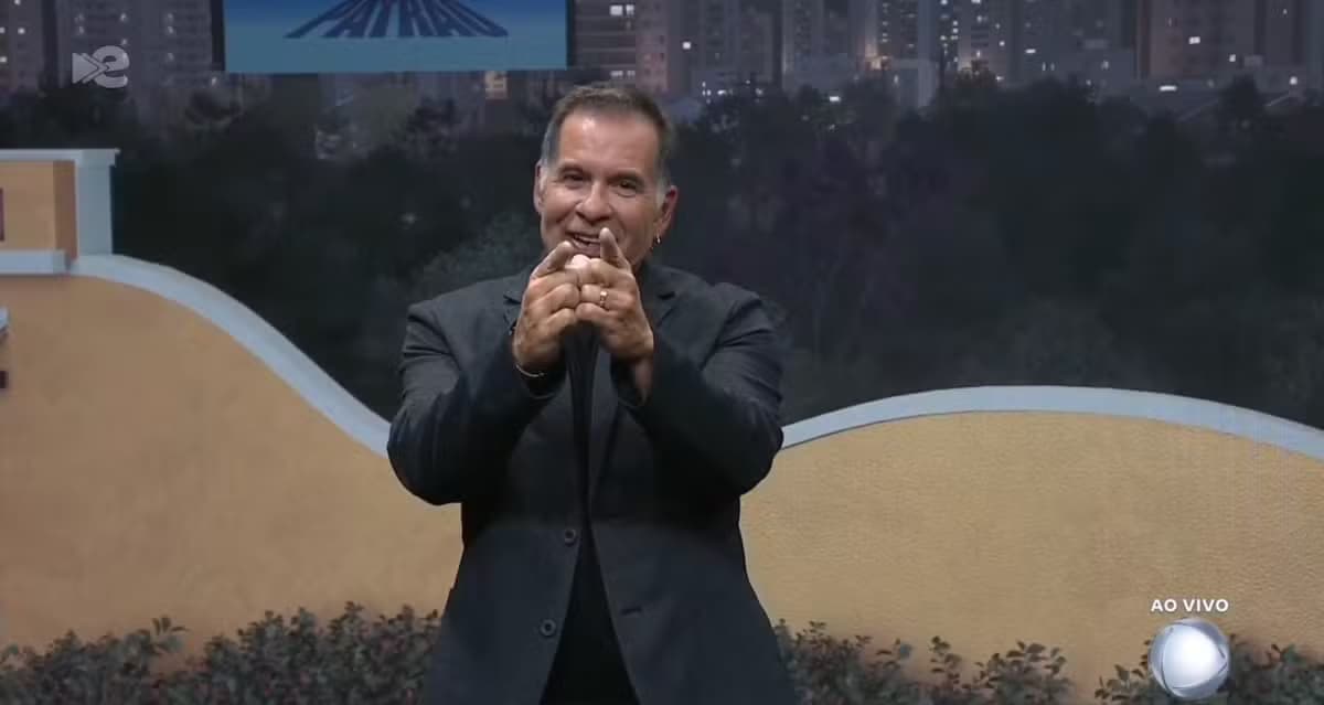 ▶️ Leandro Hassum estreia com gafe na Record