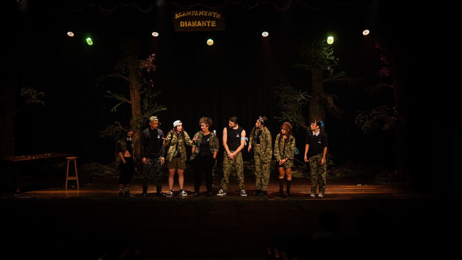 Peça gratuita leva estudantes a discutir impacto das telas no dia a dia