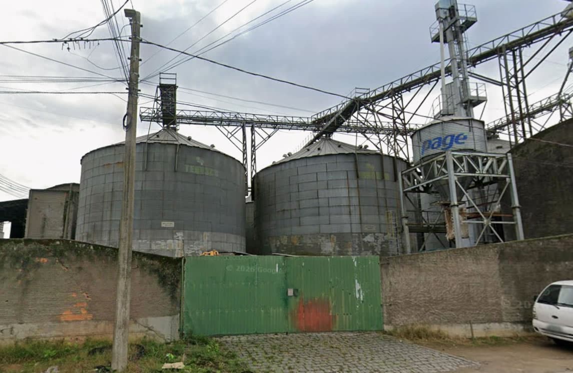 Incêndio atinge silo de arroz em cooperativa