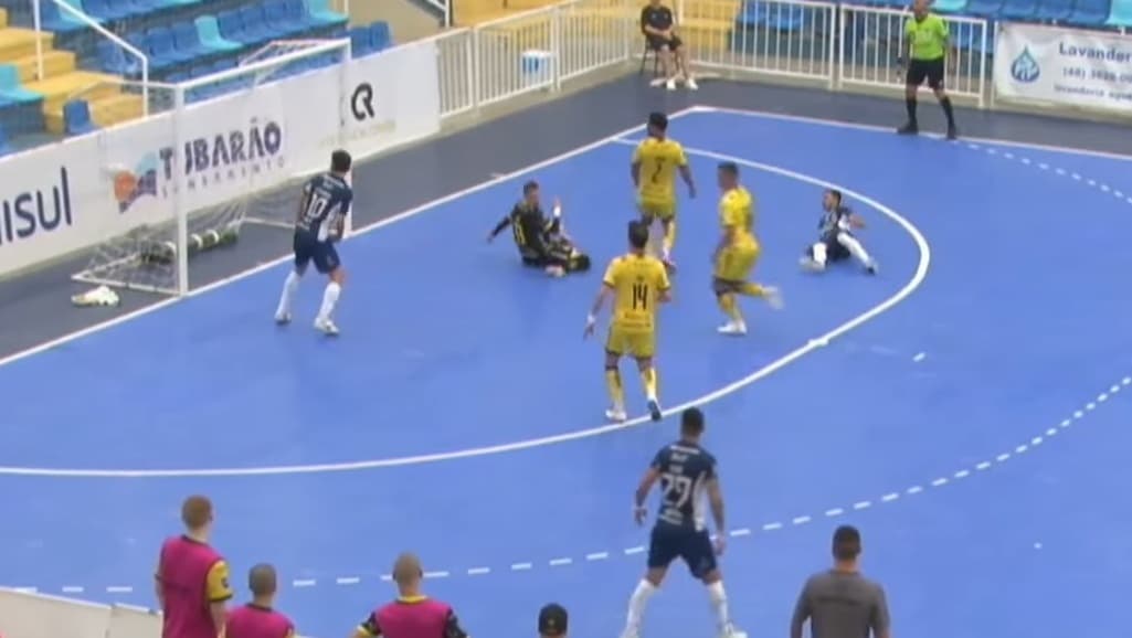 Tubarão vira sobre o Jaraguá e conquista segunda vitória seguida na Série Ouro