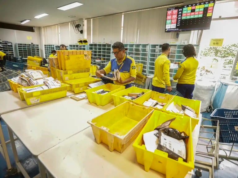 Bairro fica sem entregas dos Correios e caso vai parar na Justiça
