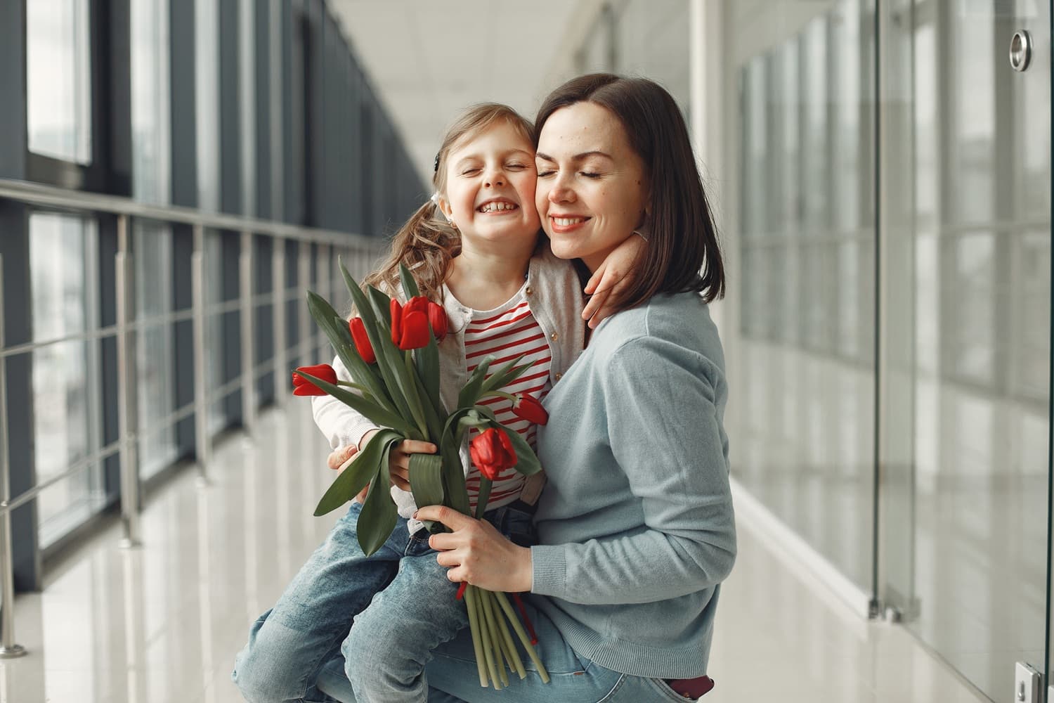Pijamas, perfumes e kits de beleza lideram opções de presentes para o Dia das Mães
