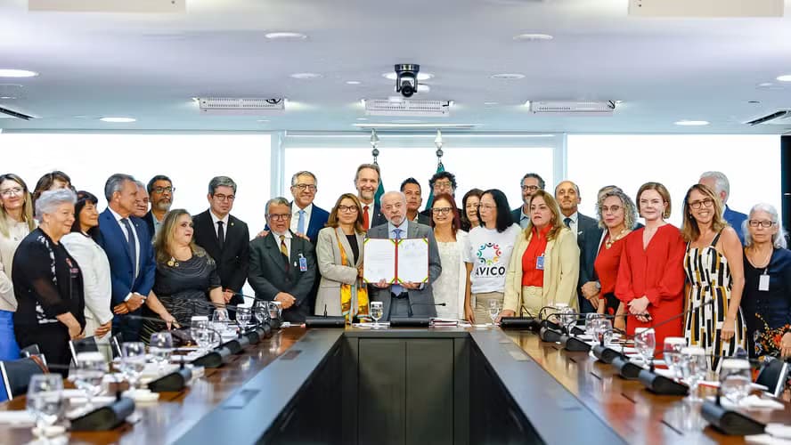 Seis anos após pandemia, Brasil cria dia em homenagem às vítimas