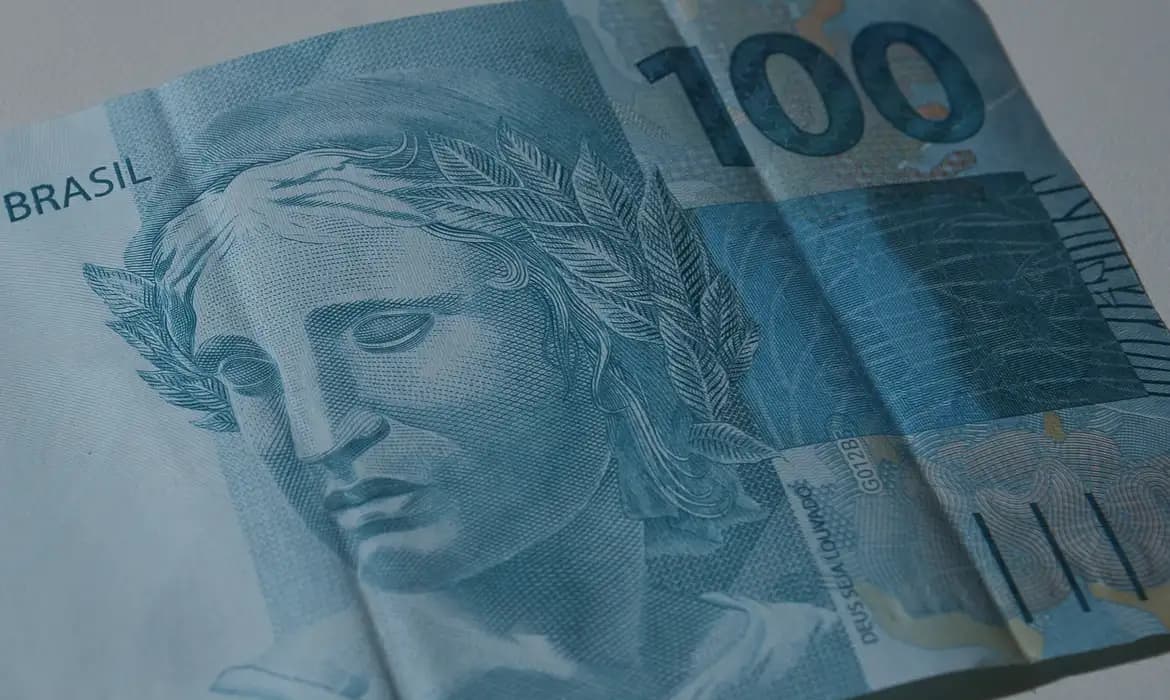 Trabalhadores já podem usar saldo do FGTS para renegociar dívidas com desconto