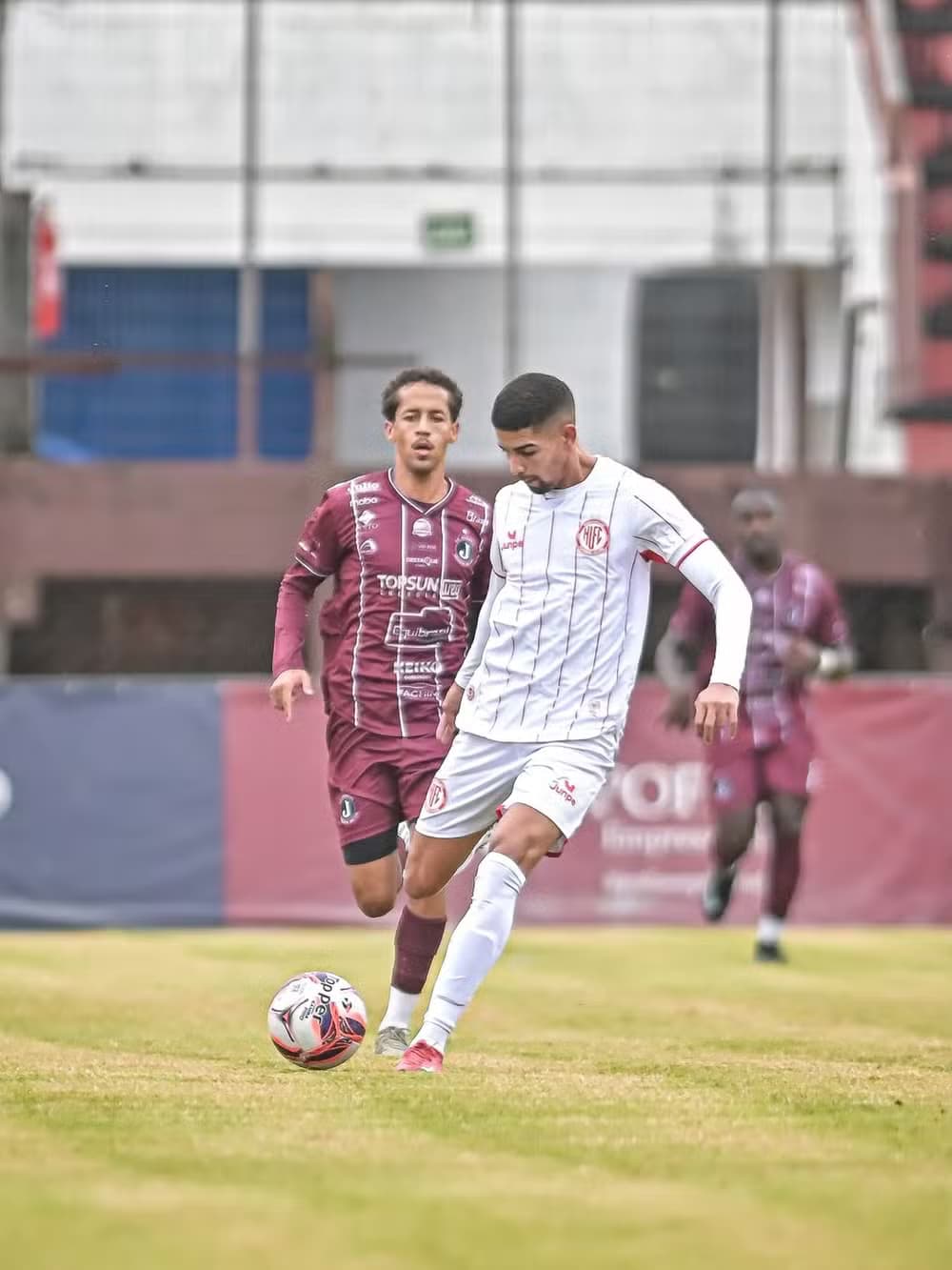 Hercílio Luz vence fora e assume vice-liderança da Série B