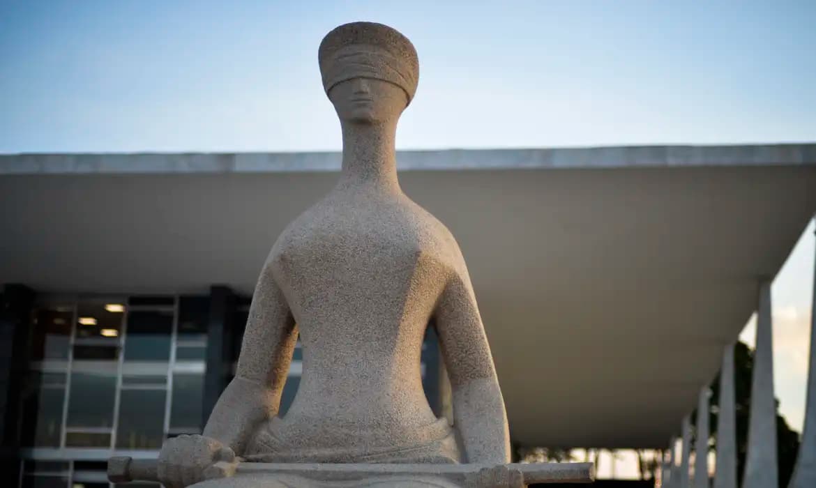 STF acaba com aposentadoria compulsória para juízes punidos por faltas graves