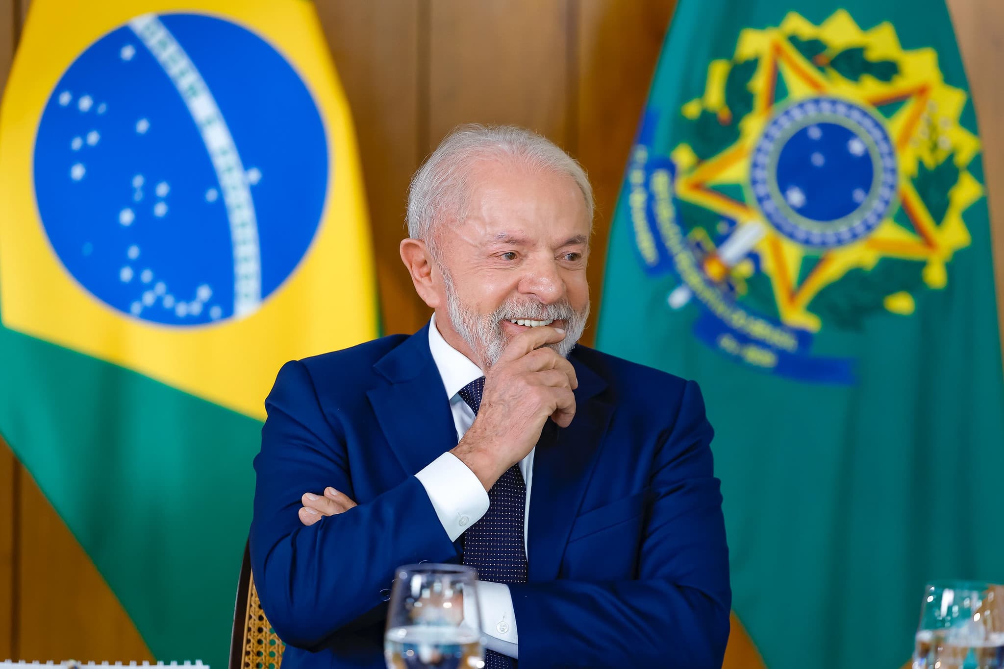 Lula anuncia fim da “taxa das blusinhas” para compras de até US$ 50