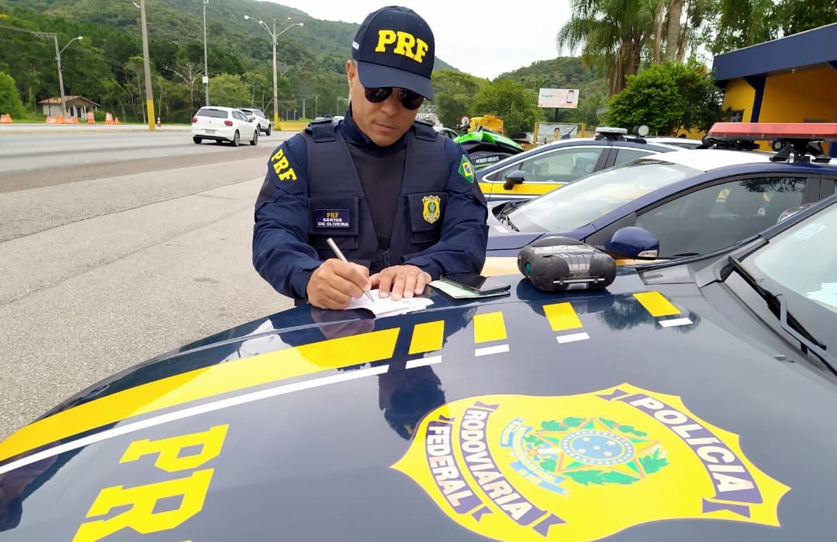 Feriadão tem três mortes e mais de 2 mil infrações nas rodovias federais de SC
