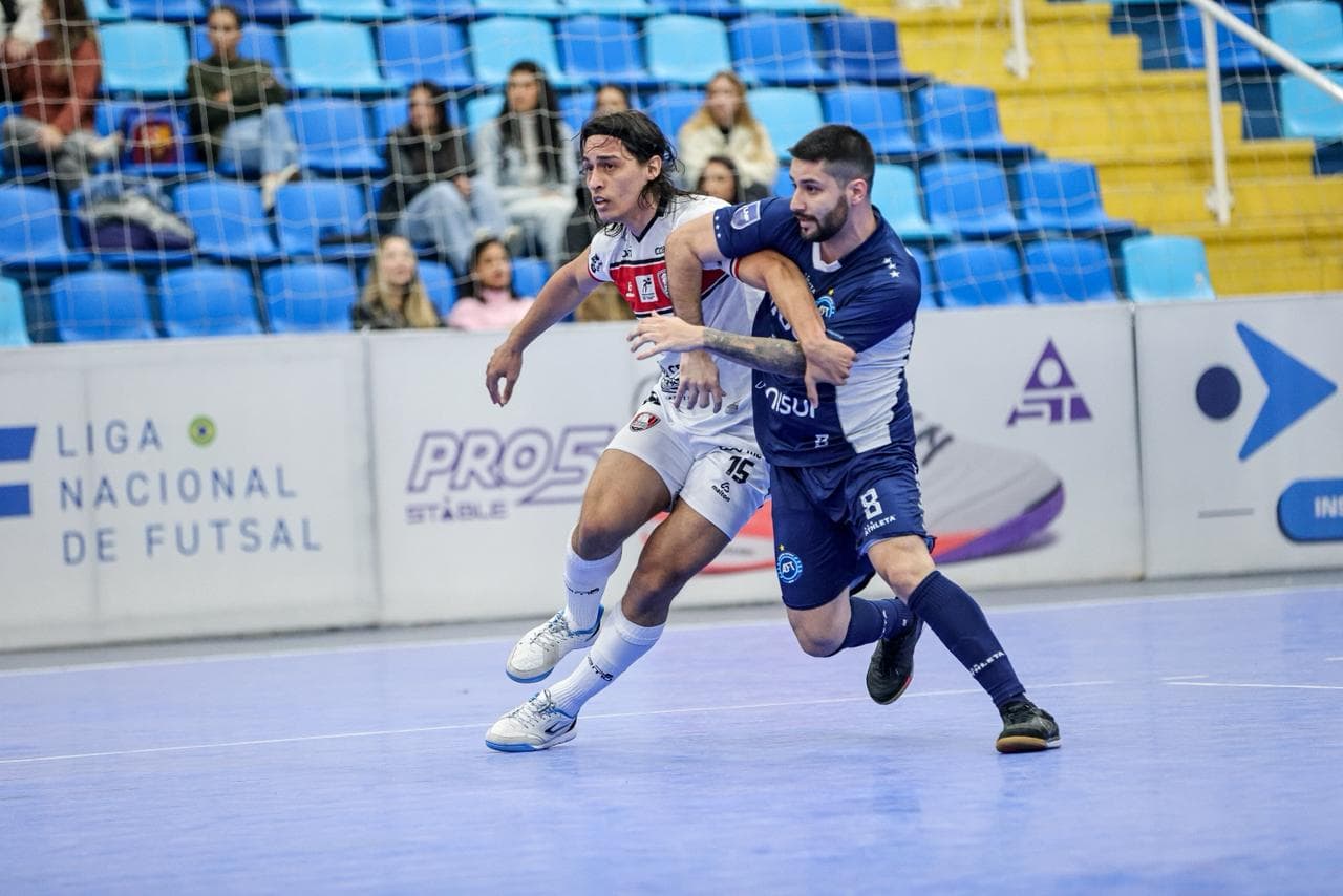 Pressão no fim não basta e Tubarão Futsal perde mais uma em casa
