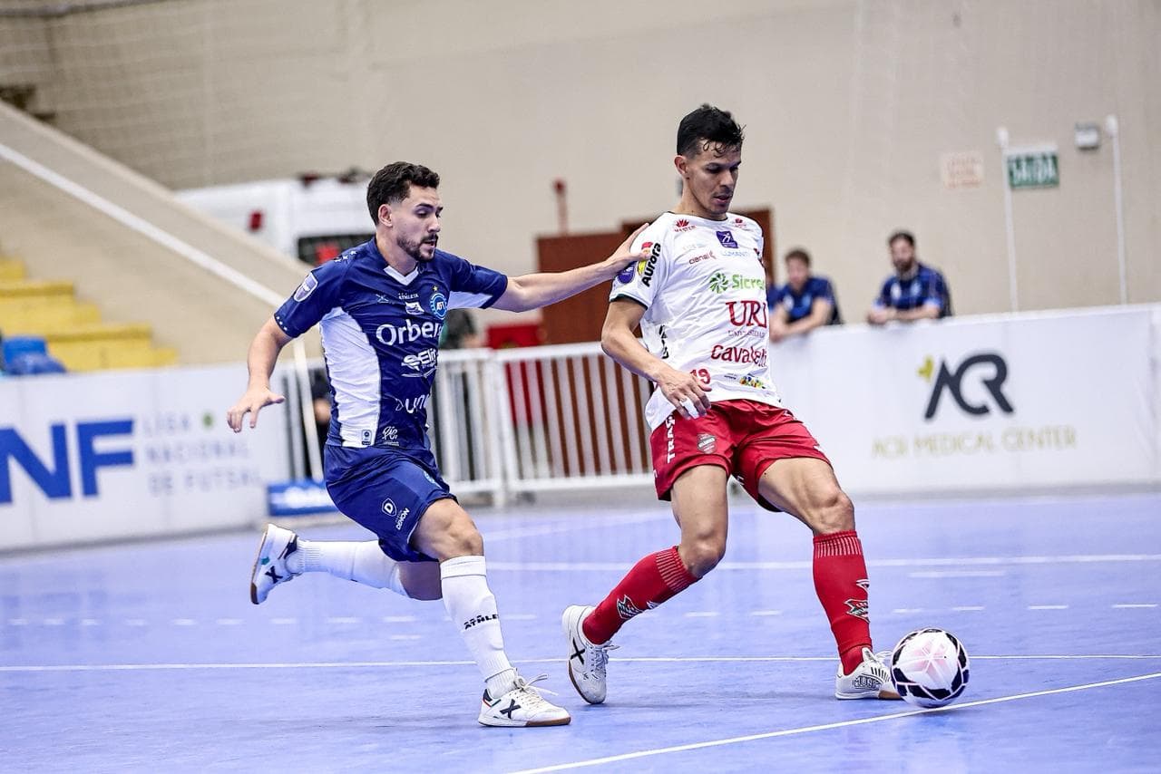 Tubarão Futsal sofre virada em casa e segue sem vencer na Liga Nacional