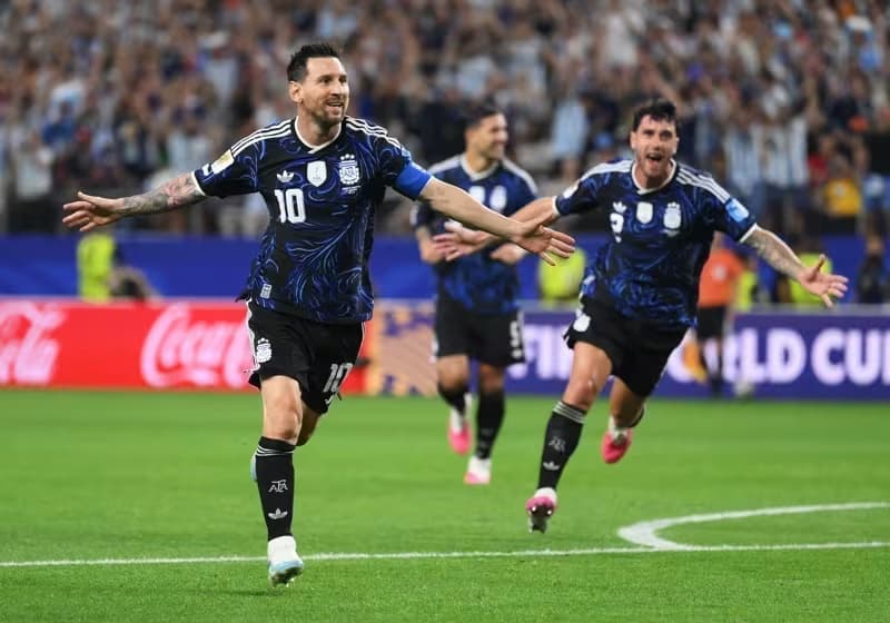 Argentina vence Jordânia, mantém 100% e Messi amplia recorde em Copas do Mundo