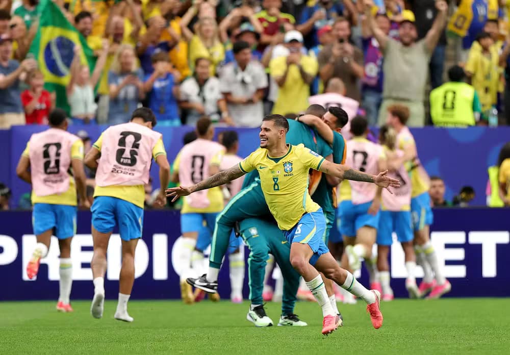 Martinelli decide nos acréscimos, Brasil vence o Japão e avança às oitavas da Copa