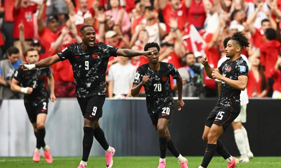 Canadá atropela Catar e conquista primeira vitória da história em Copas do Mundo
