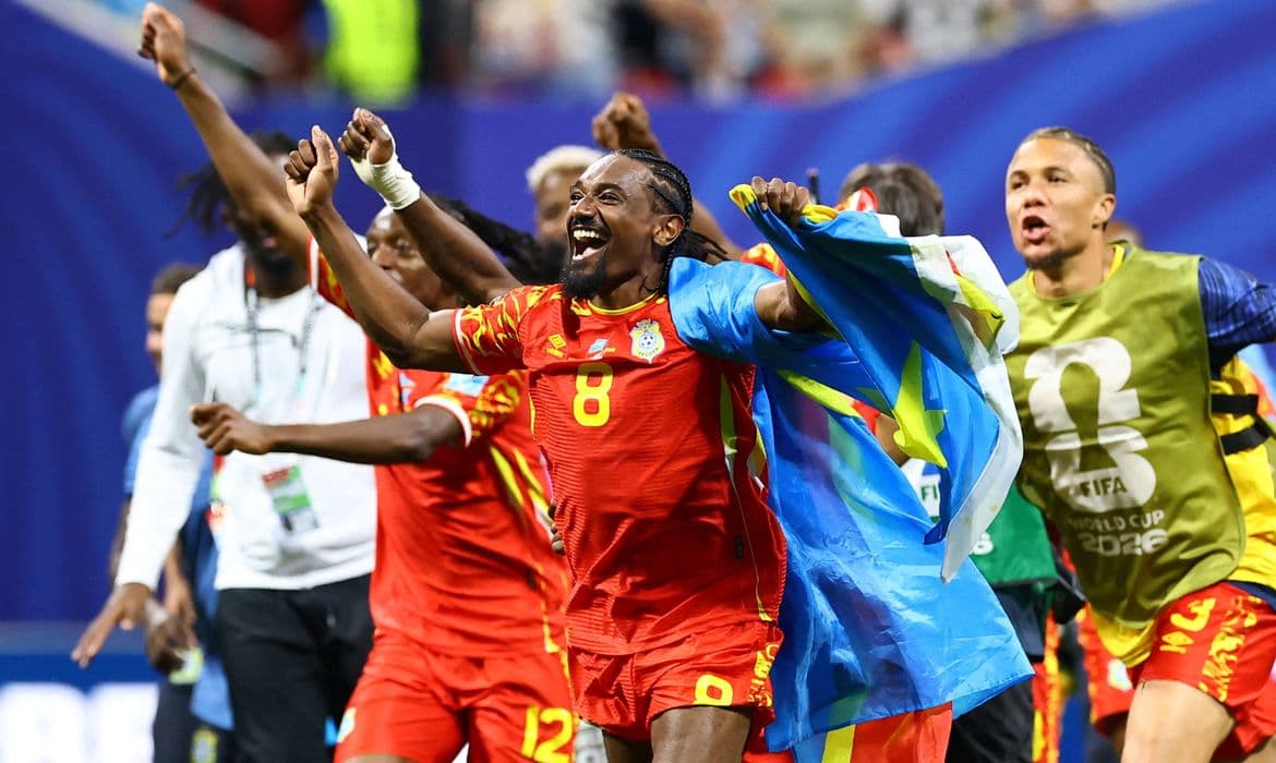 RD Congo vira sobre o Uzbequistão, faz história e avança na Copa do Mundo