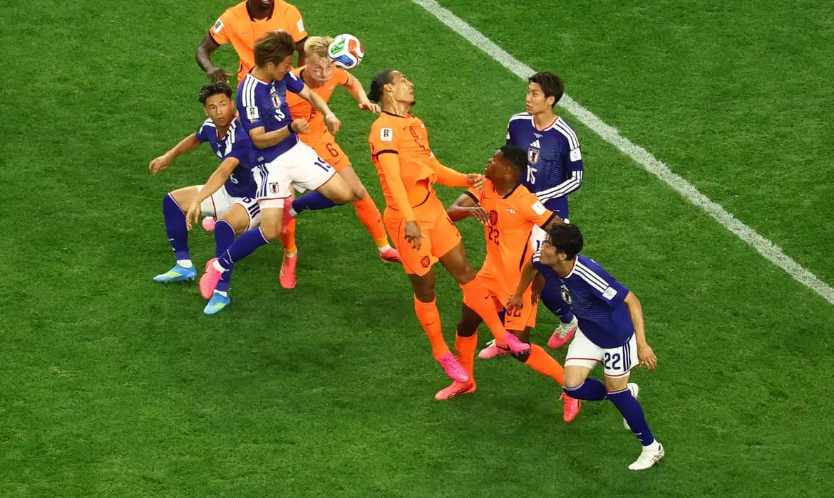 Japão busca empate no fim e evita derrota para a Holanda na estreia da Copa do Mundo