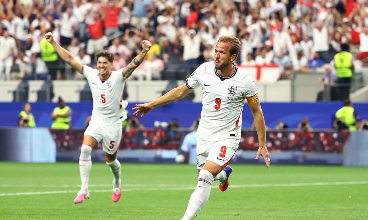 Inglaterra vence Croácia em jogo de seis gols e estreia com autoridade na Copa