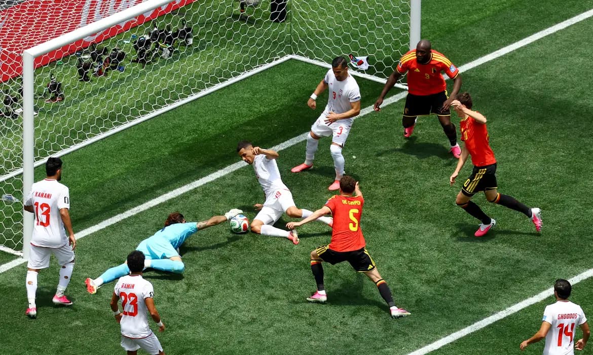 Beiranvand fecha o gol e Irã segura empate com a Bélgica