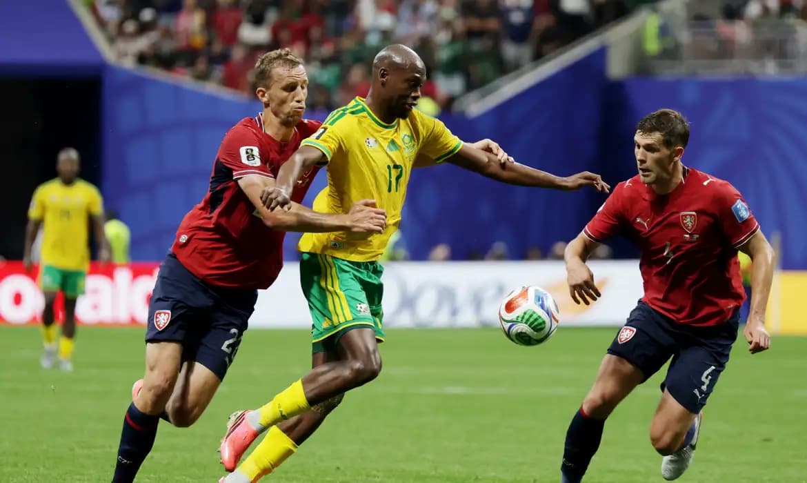 Gol mais rápido da Copa termina com empate entre República Tcheca e África do Sul