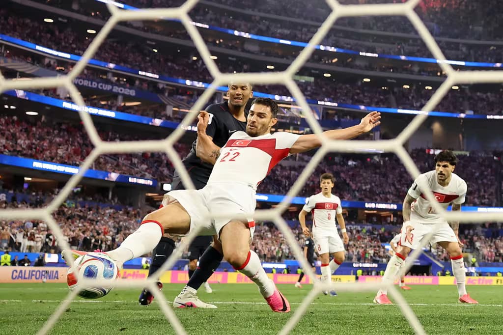 Já eliminada, Turquia vence os Estados Unidos de virada na Copa do Mundo