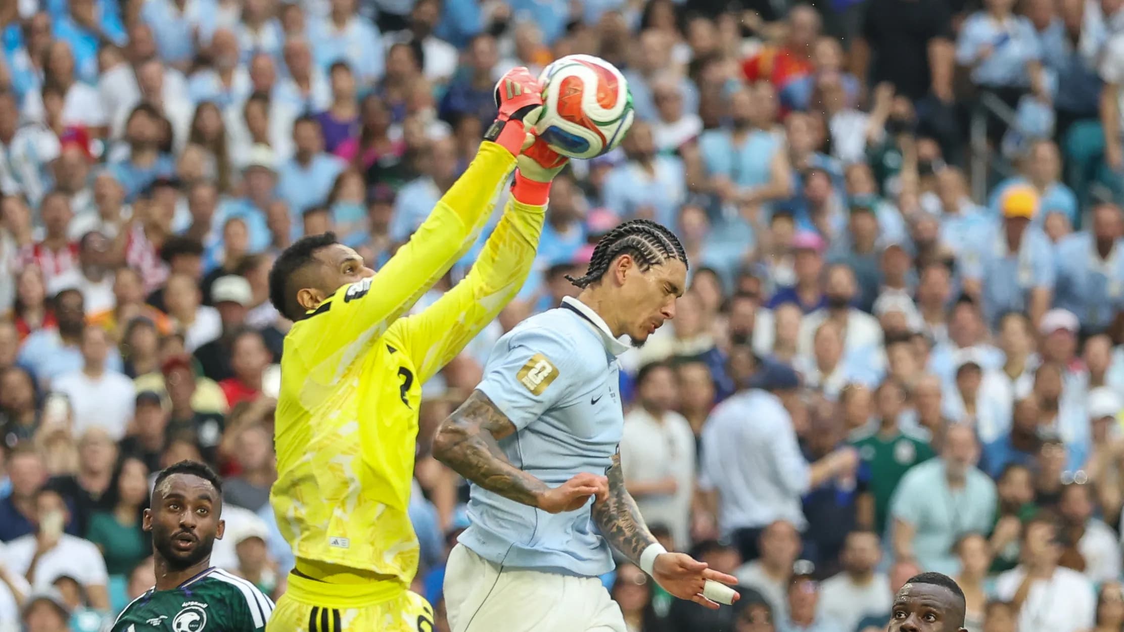Goleiro saudita brilha e segura empate diante do Uruguai na Copa