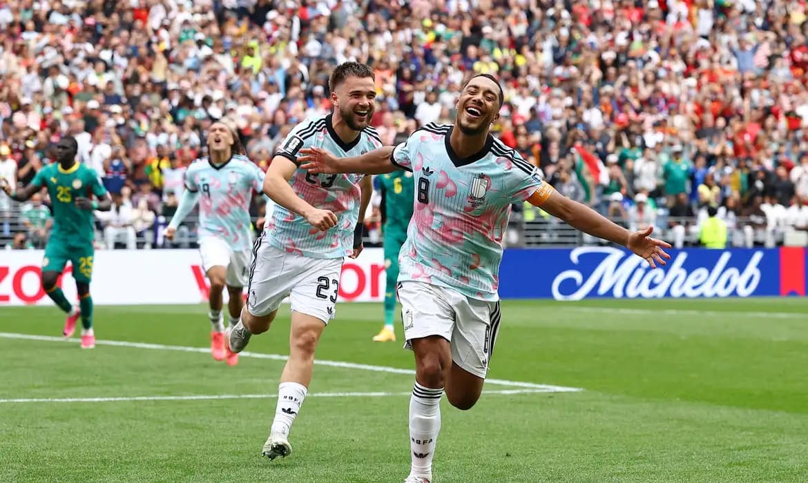Bélgica busca virada histórica na prorrogação e avança às oitavas da Copa