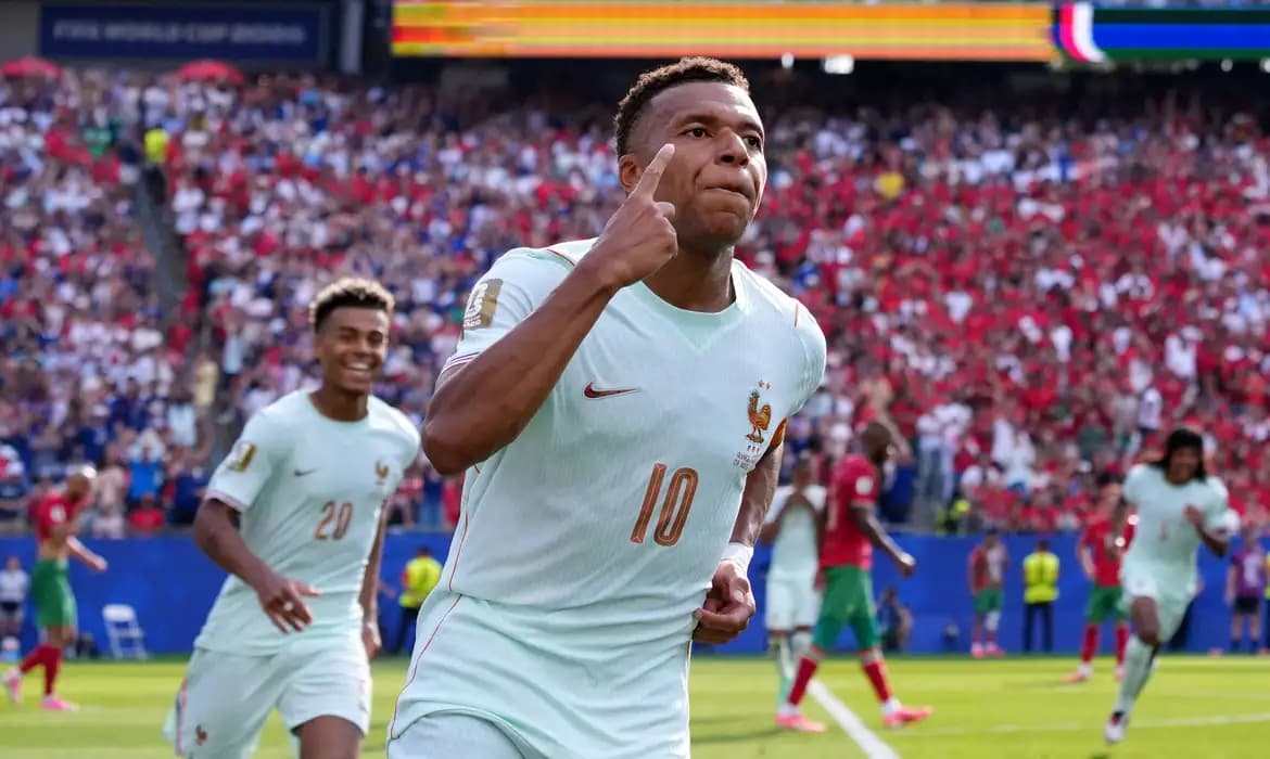 França vence Marrocos e é a primeira semifinalista da Copa do Mundo