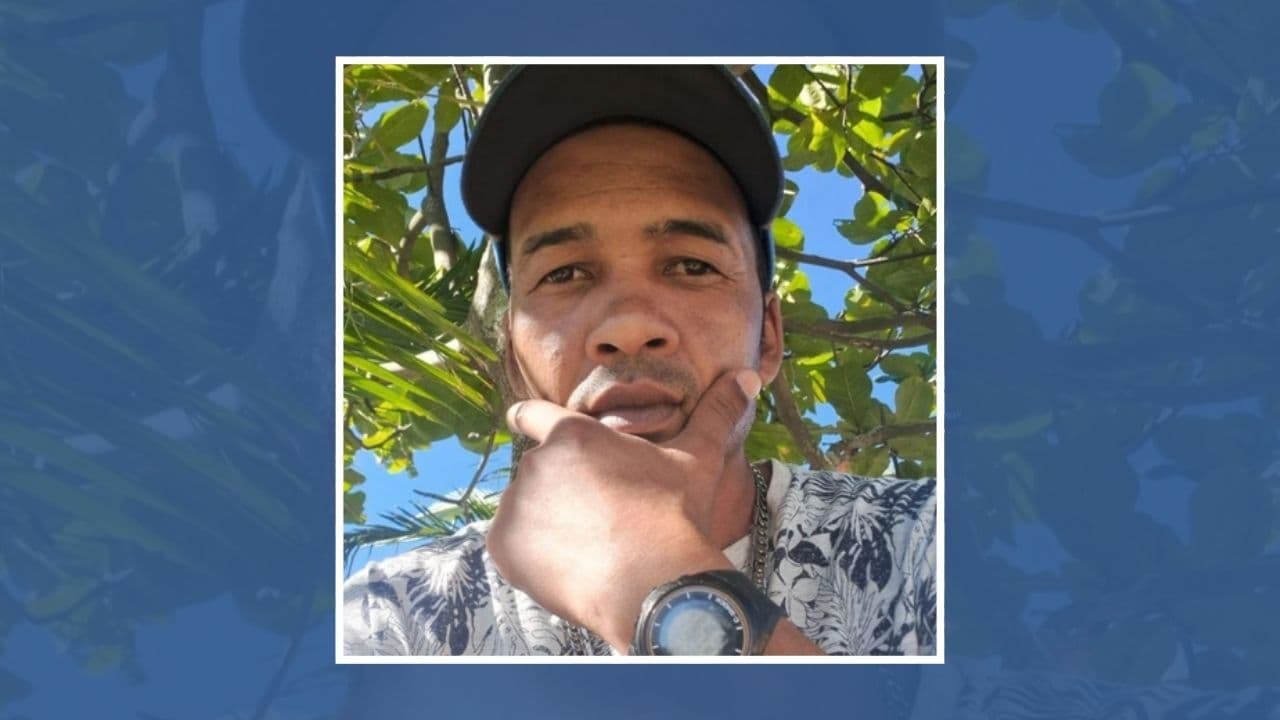 Homem é morto a facadas após discussão em frente a bar