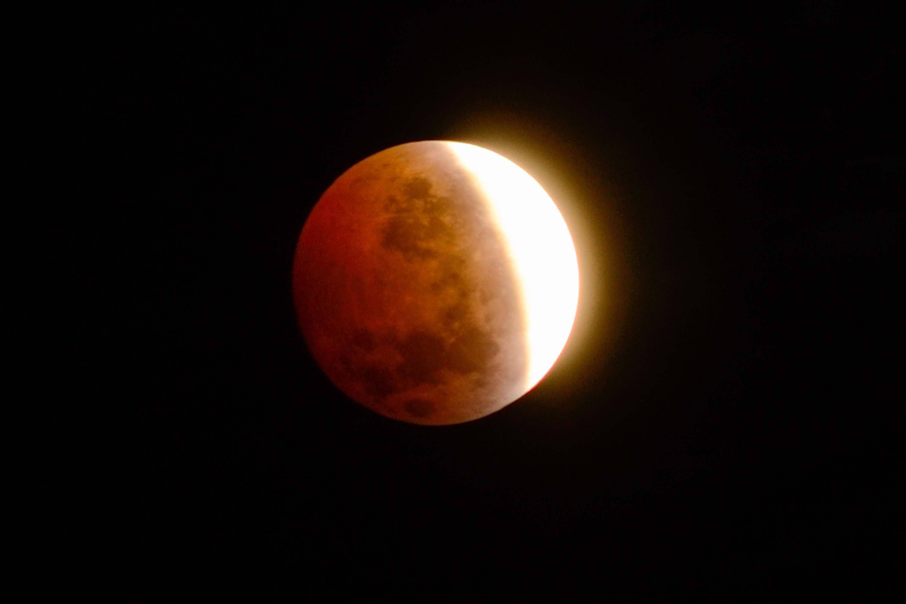 Eclipse lunar poderá ser visto entre quinta (27) e sexta-feira (28)