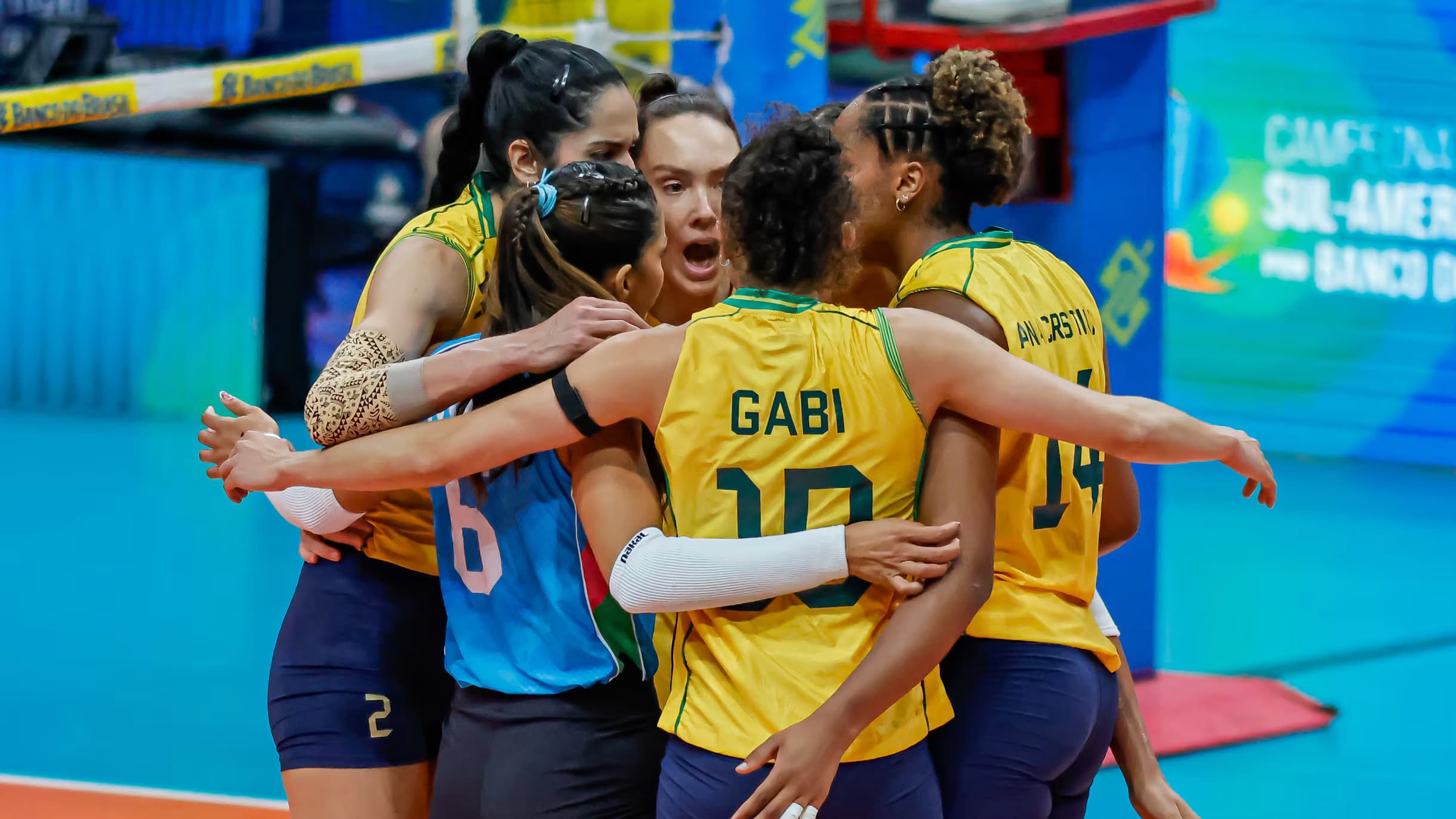 Vôlei brasileiro garante vaga olímpica com campanha perfeita