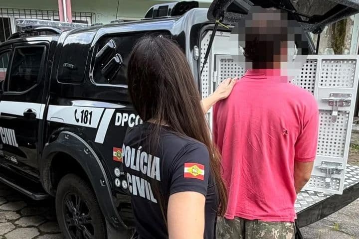 Filho é preso após ameaçar matar os próprios pais e colocar fogo na casa