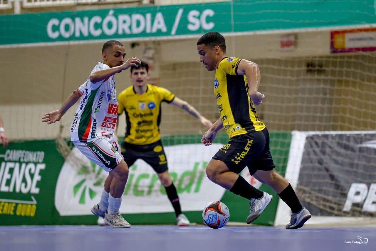 Tubarão Futsal sai atrás, busca virada e vence o Concórdia fora de casa