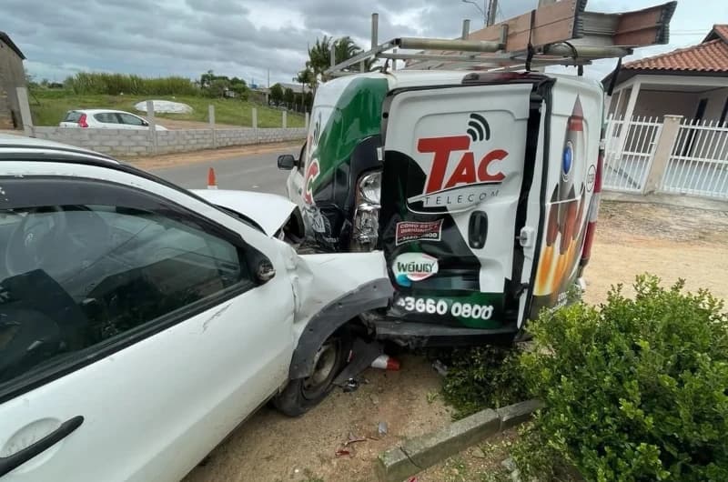 Trabalhador é atropelado durante serviço e acidente deixa dois feridos